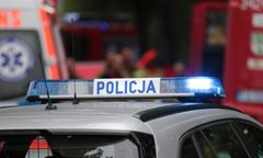 Ostrowite. Policjantka przygnieciona przez radiowóz. 32-latka walczy o życie