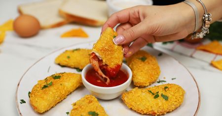 Tostowe pierożki z patelni robię w każdy weekend. Wszyscy się nimi zajadają