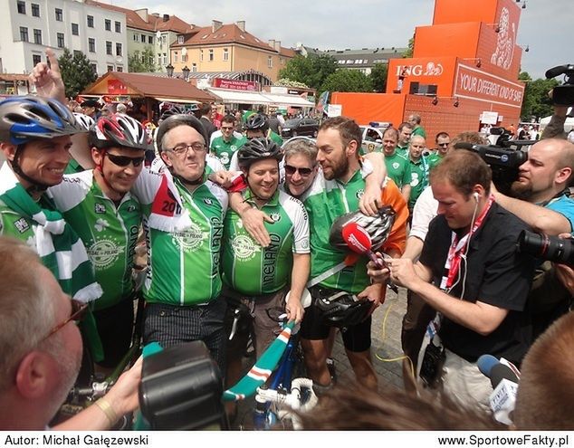 Rowerzyści przyjechali do Gdańska wprost z Irlandii, promując akcję charytatywną (fot. Michał Gałęzewski)
