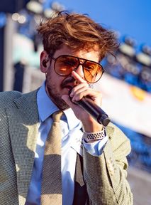 Fani świętują 10-lecie "Następnej Stacji". Przyozdobili Warszawę na cześć Taco