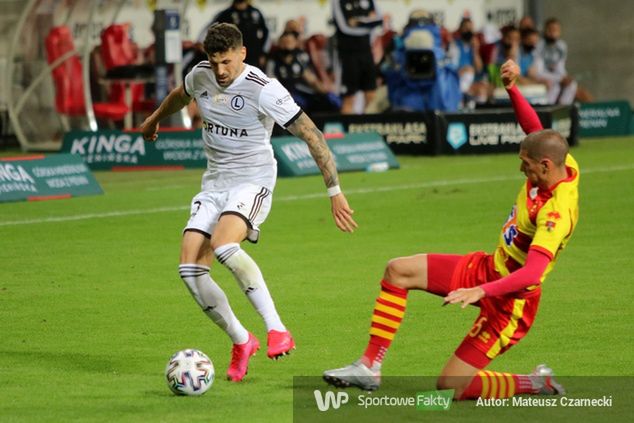 Bogdan Tiru (z prawej) zobaczył w sezonie 4 żółte kartki