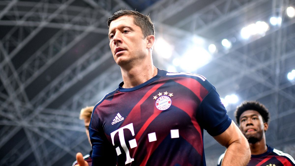 Zdjęcie okładkowe artykułu: Getty Images / Thananuwat Srirasant / Stringer / Robert Lewandowski