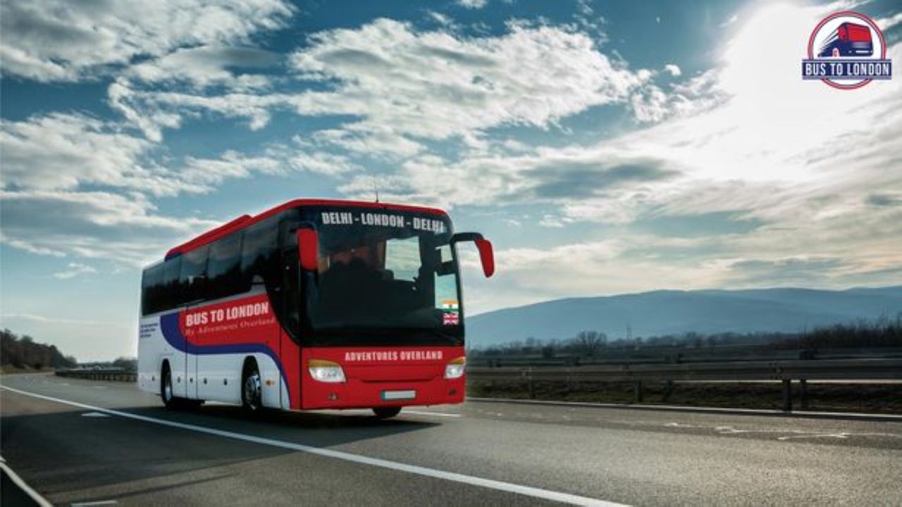 Busem z Wielkiej Brytanii do Indii. 70-dniowa trasa prowadzi przez Polskę