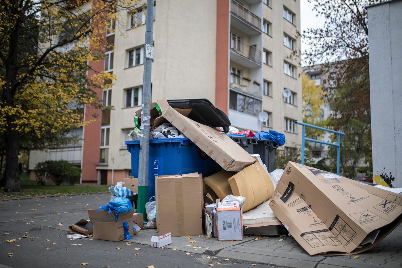 Koniec pobłażliwości. Sypią się kary dla mieszkańców bloków