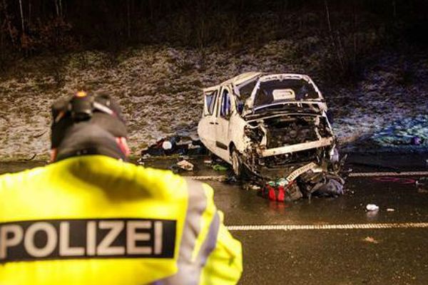 Wypadek polskiego busa w Niemczech. Dwie osoby nie żyją