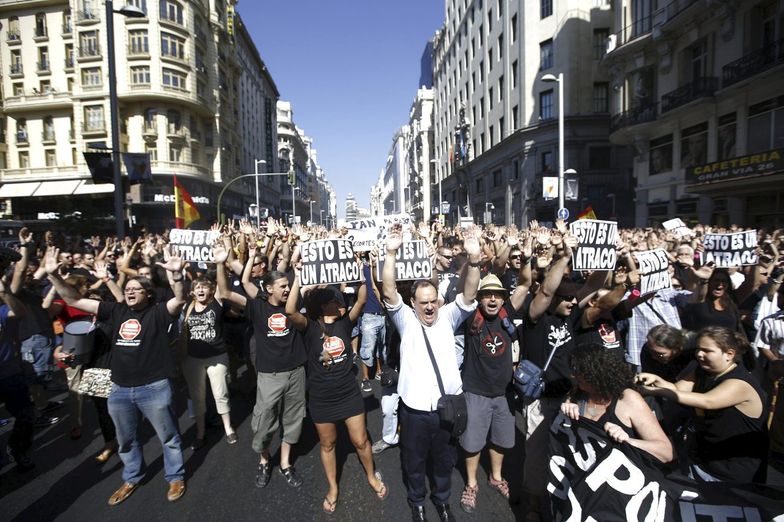 Kryzys w Hiszpanii. Parlament przyjął oszczędności