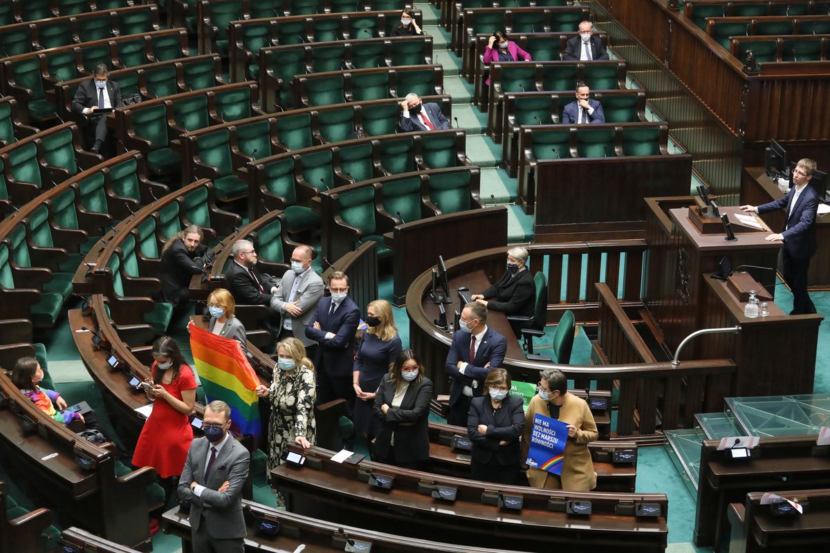 Ustawa "Stop LGBT" w Sejmie. Burzliwe obrady, wyzwiska i skandaliczne porównania 