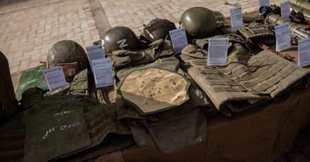 Politico ujawnia: Chiny potajemnie wysyłają sprzęt wojskowy do Rosji