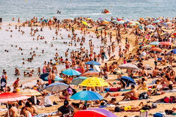 Hiszpania celuje w 100 mln turystów. Skąd taki boom?