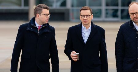 Premier apeluje do banków. "Niech podniosą oprocentowanie lokat"