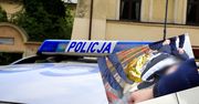 Policjanci pomogli leżącemu na ulicy 21-latkowi. Wszystko się nagrało