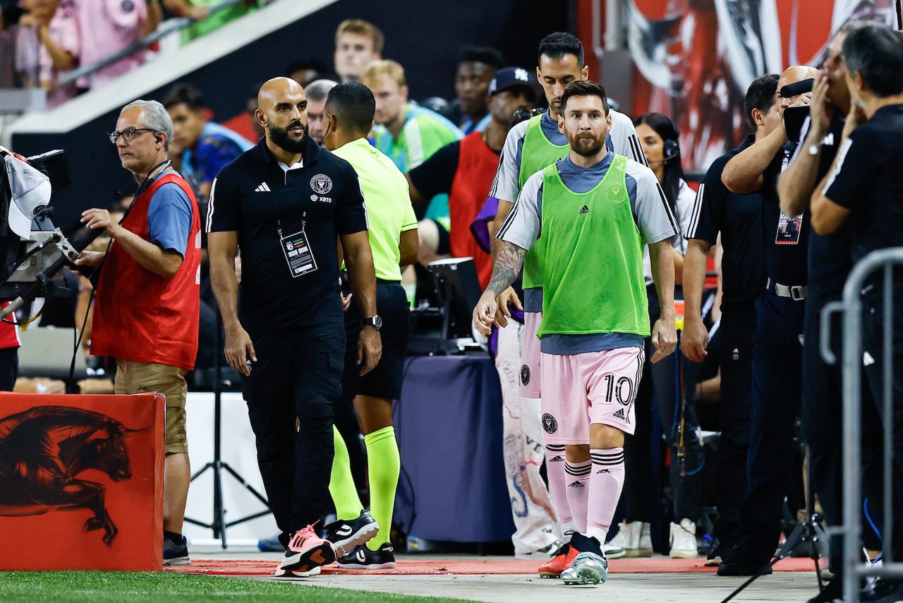 Yassine Chueko (on the left) is Lionel Messi's bodyguard.