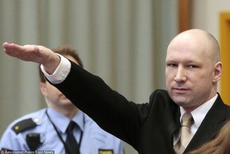 Odsiadujący wyrok Breivik ZMIENIŁ IMIĘ I NAZWISKO...