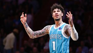 Młodzieżowe słowo roku 2025. Co oznacza "6 7"? Wszystko zaczęło się od niego