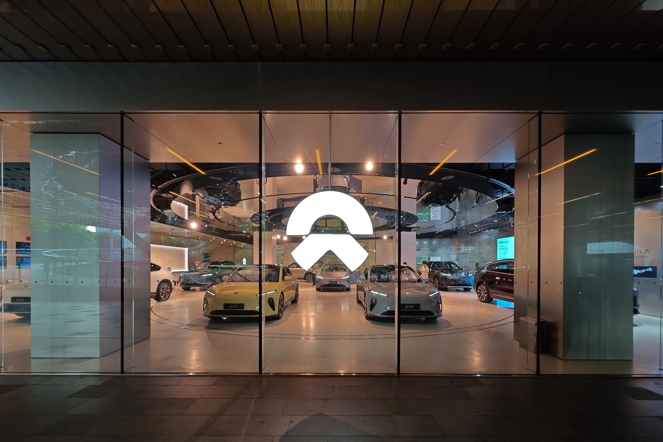 The NIO flagship store &#039;&#039;NIO Center&#039;&#039; is seen at the Shanghai Tower in Shanghai, China, on May 7, 2024. On the same day, the official website of NIO&#039;s Ledao Automobile is being officially launched. (Photo by Costfoto/NurPhoto via Getty Images)