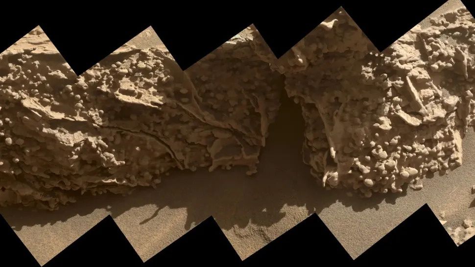 Tajemnicze jajowate struktury sfotografowane przez Curiosity