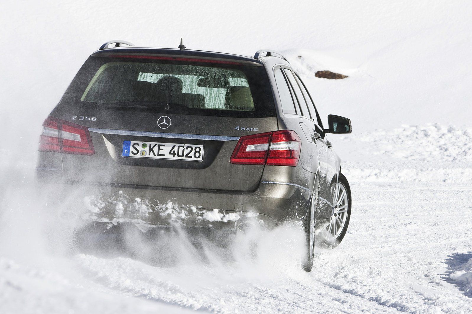 4MATIC to zwykle napęd stały, z centralnym dyferencjałem i jedną z najbardziej prymitywnych konstrukcji na rynku aut osobowych