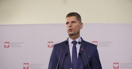 Dariusz Piontkowski o odejściu z MEN. Bez żalu, za to z zastrzeżeniami