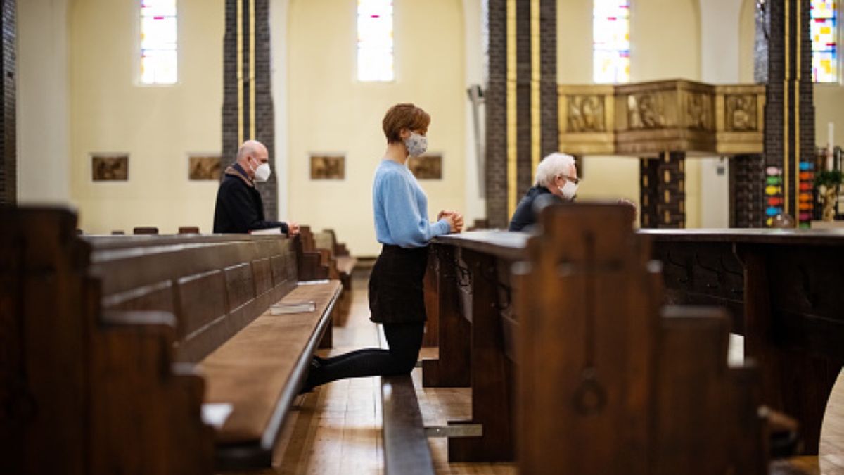 Internauci są zniesmaczeni. W kościele odprawiono mszę w intencji... unicestwienia wież i urządzeń 5G (zdjęcie ilustracyjne)
