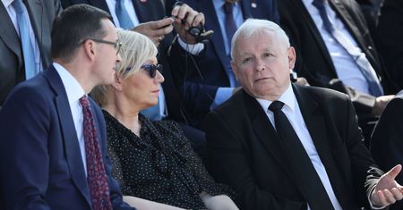 Wybory 10 maja się nie odbędą. Senat odrzuca ustawę PiS, Kaczyński żegna się z Gowinem i szuka pomocy u prezes TK