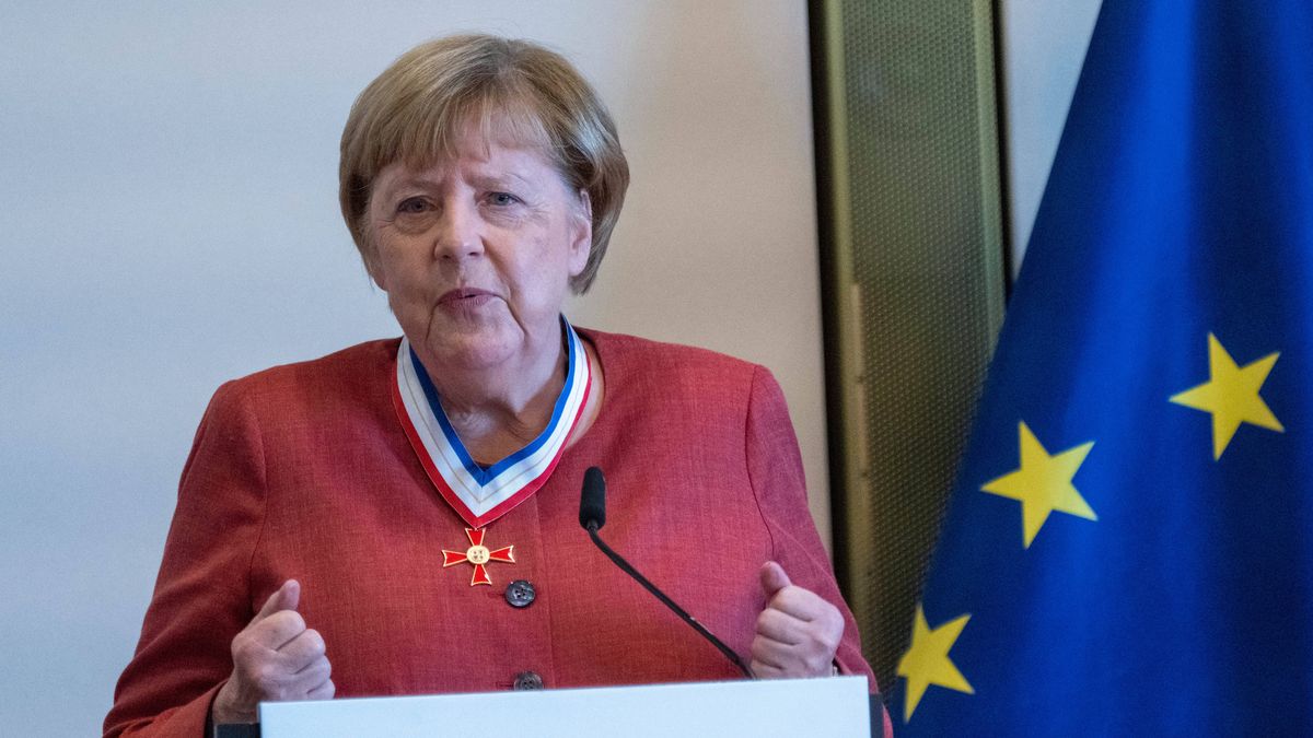 Award of the Order of Merit to Angela Merkel
29 September 2025, Mecklenburg-Western Pomerania, Stralsund: Former German Chancellor Angela Merkel speaks after receiving the Order of Merit of the Federal State of Mecklenburg-Vorpommern. Photo: Stefan Sauer/dpa 
Dostawca: PAP/DPA.
Stefan Sauer