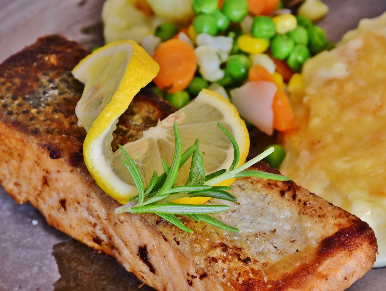 Kickstart your fasting season with this simple, healthy, baked fish and veggie recipe