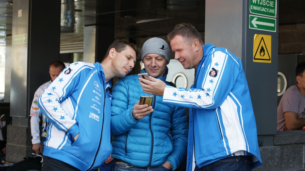 WP SportoweFakty / Marcin Inglot / Na zdjęciu: Karol Baran (w środku).