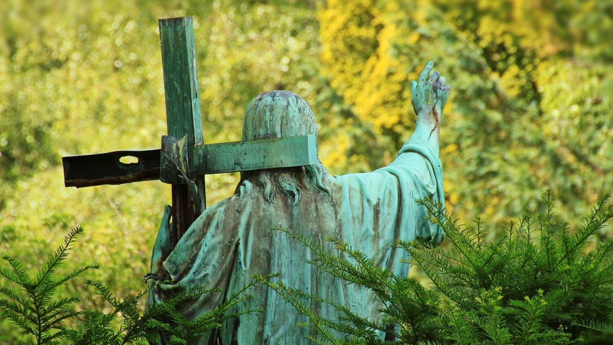 Wandal zniszczył cmentarz