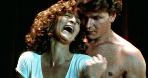 DIRTY DANCING
PHOTO: EAST NEWS/EVERETT COLLECTION 
DIRTY DANCING, Jennifer Grey, Patrick Swayze, 1987. (c) Artisan Entertainment