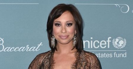 Cheryl Burke: głęboki dekolt obnażył jej największe braki!