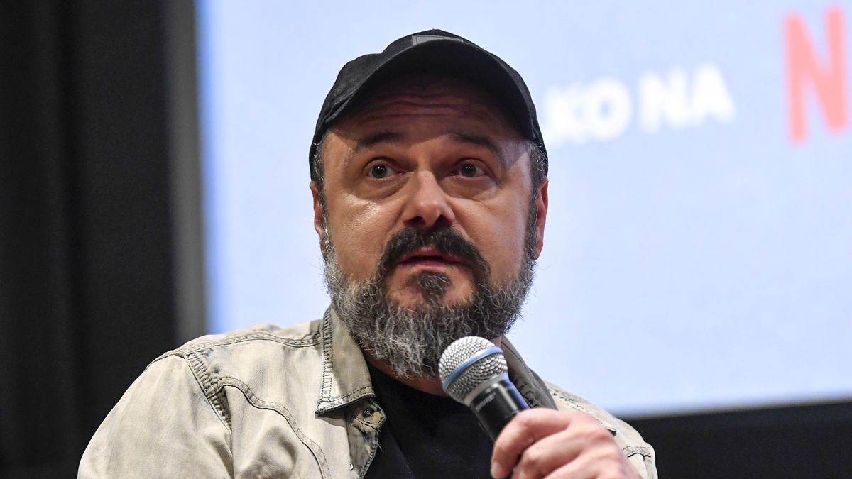 Arkadiusz Jakubik o serialu "Informacja zwrotna"