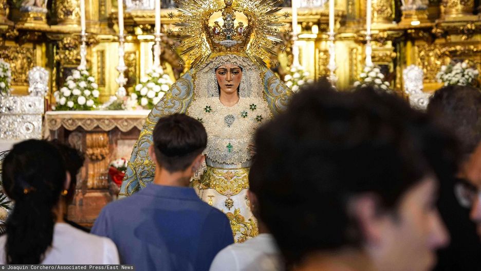 Temporary
Images of the veneration of Our Lady of Hope Macarena after the maintenance and conservation action, on June 23, 2025 in Seville (Andalusia, Spain). The brotherhood of the Macarena, informed his brothers in a General Meeting of Brothers, the action of maintenance and conservation to the three holders of the brotherhood before the arrival of summer. Last Saturday, June 21, the image of Our Lady of Hope was exposed in her dressing room, after the aforementioned tasks, forming a great commotion by the controversial action of the Arquillos brothers. JUNE 23;2025 Joaquin Corchero / Europa Press 06/23/2025 (Europa Press via AP)
Joaquin Corchero