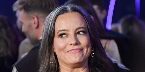 Anna Mucha pozdrawia z wakacji i KUSI DEKOLTEM w drapieżnej panterce. "Piękności" (FOTO)