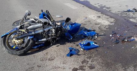 Tragiczny finał sobotniego wypadku w Mętowie. Lekarzom nie udało się uratować życia 29-letniego motocyklisty
