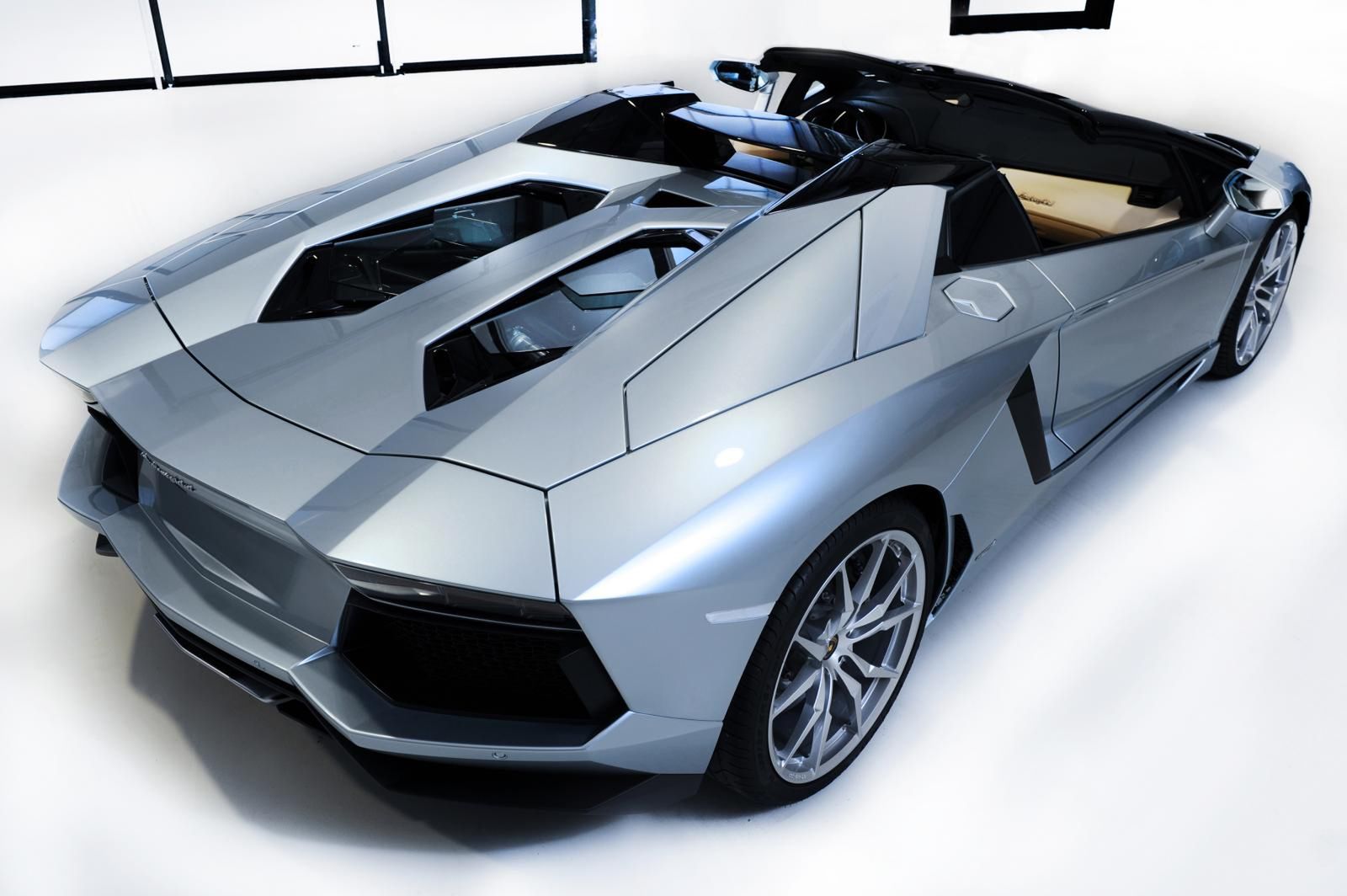 Lamborghini Aventador Roadster