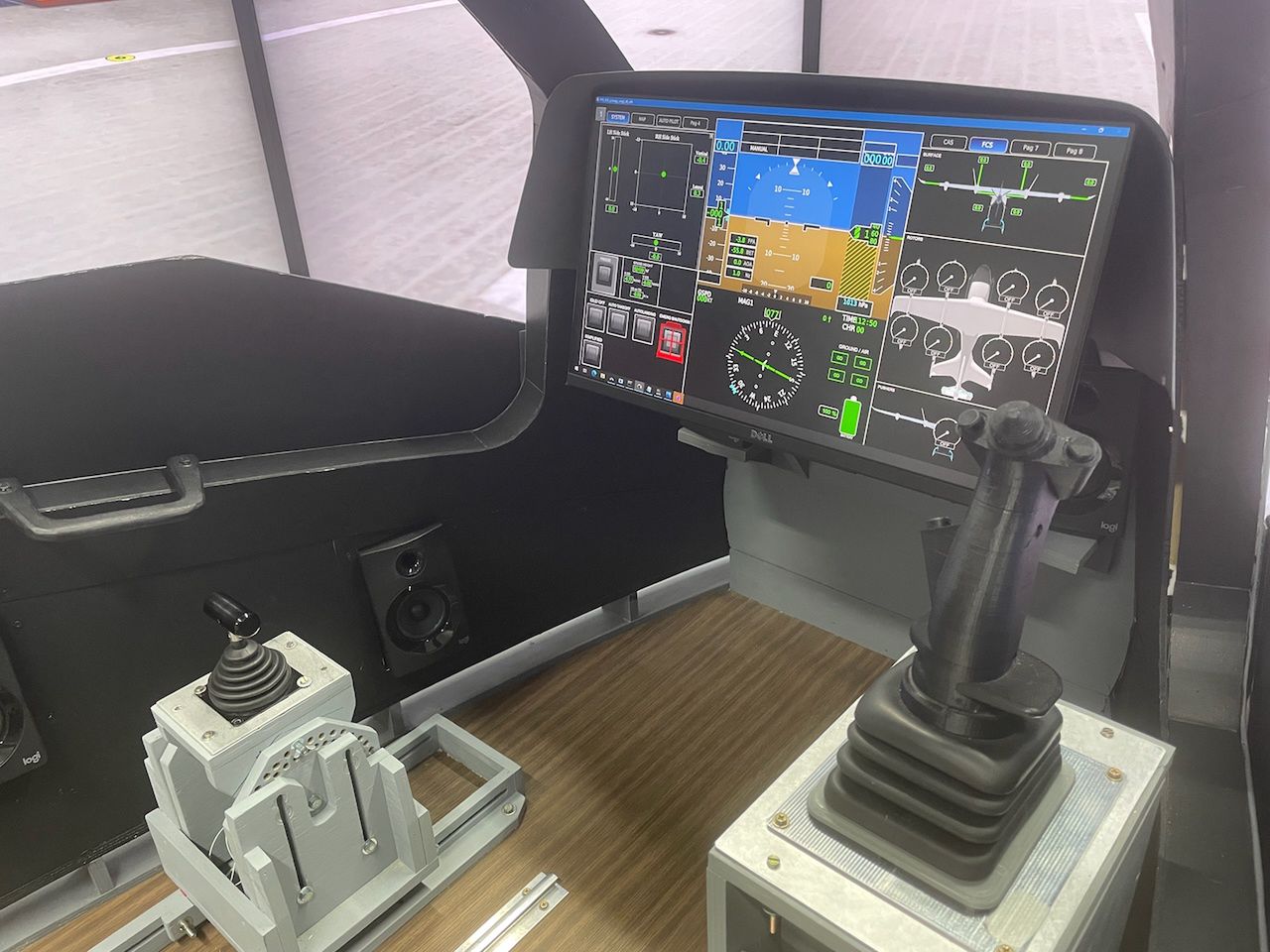 Eve Air Mobility. Symulator eVTOL