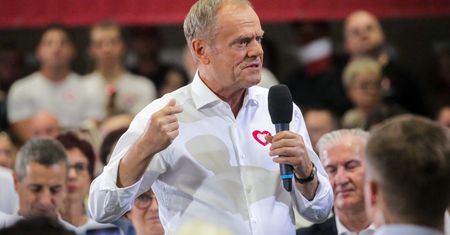 KO napędza frekwencję, PiS obniża oczekiwania. Kulisy przygotowań do "superniedzieli"