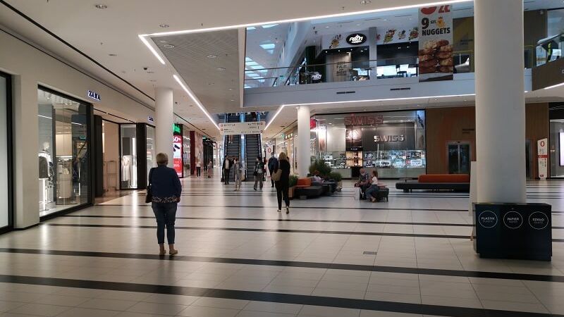 Obowiązkowe maseczki w galeriach handlowych | fot. Dominik Wąsik