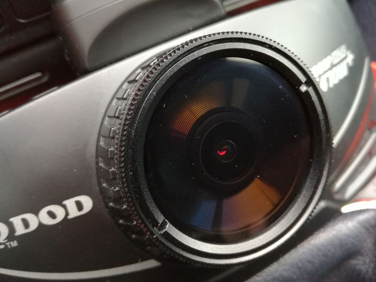 Test kamerki samochodowej DOD LS470W+ – czy za jakość trzeba tyle zapłacić?