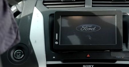 Intel i Ford pracują nad system rozpoznającym twarz kierowcy auta