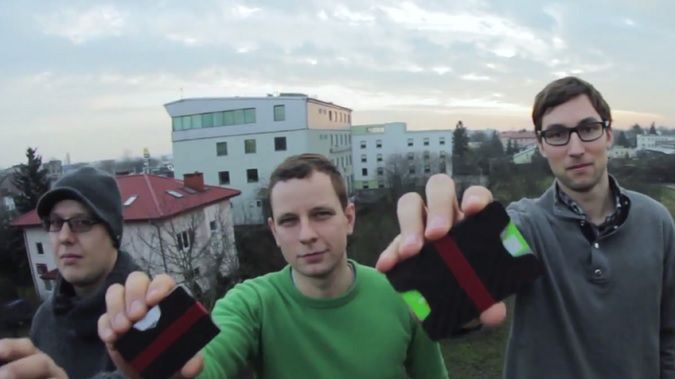 Carbon Wallet: portfel z włókna węglowego. Projekt Polaków ochroni przed porysowaniem kart 1