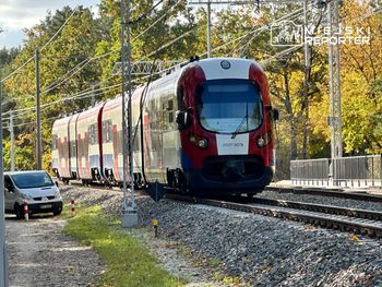 Weekendowe zmiany na linii WKD wyłączony tor, specjalny rozkład i przesiadki w Podkowie
