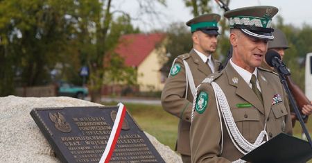 Odsłonięto tablice w hołdzie Obrońcom Pogranicza oraz Wojska Polskiego walczącym pod Kosyniem w 1939r