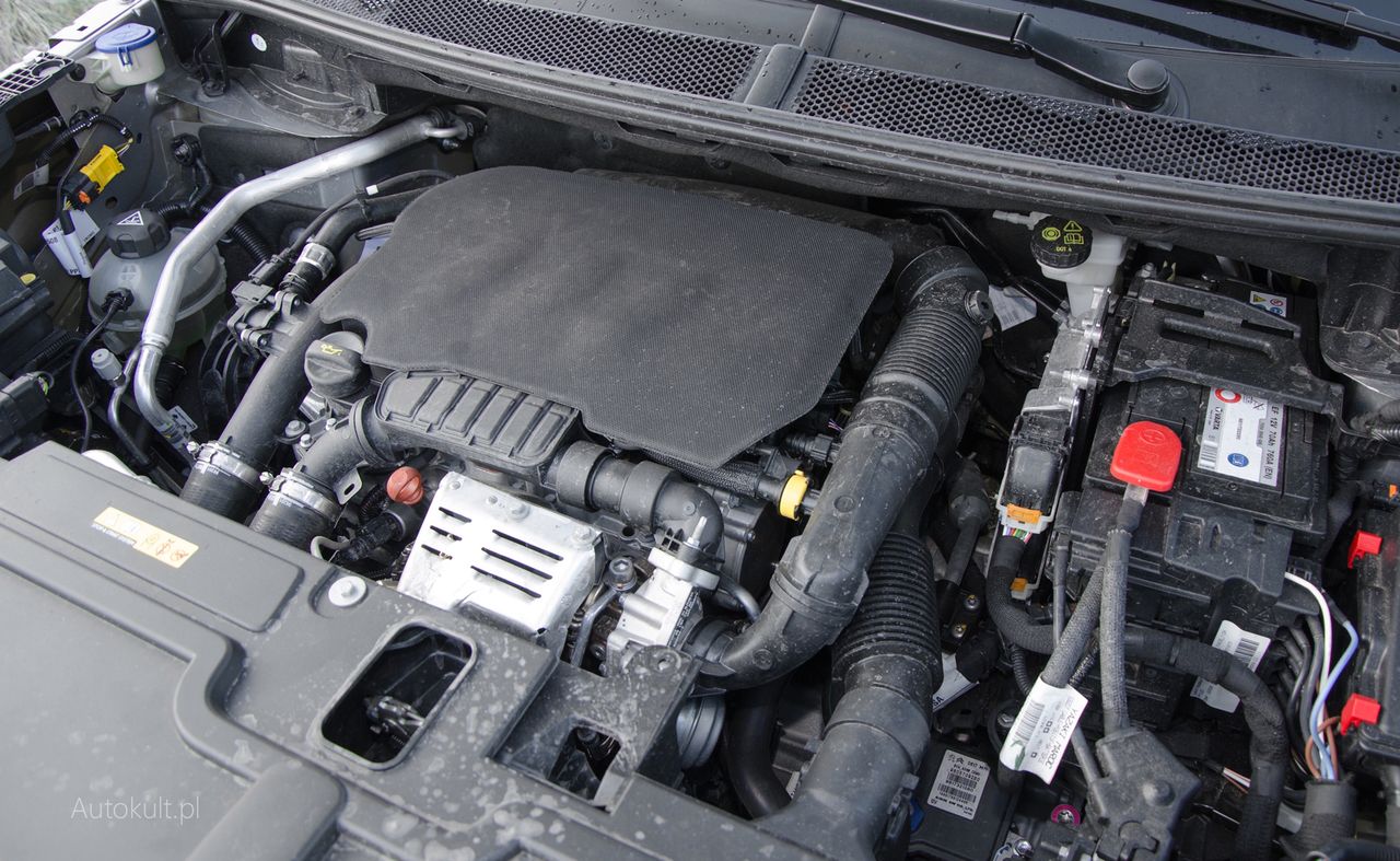 Silnik 1.2 Turbo pochodzący z PSA jest przyjemnie dynamiczny, ale niezbyt ekonomiczny.