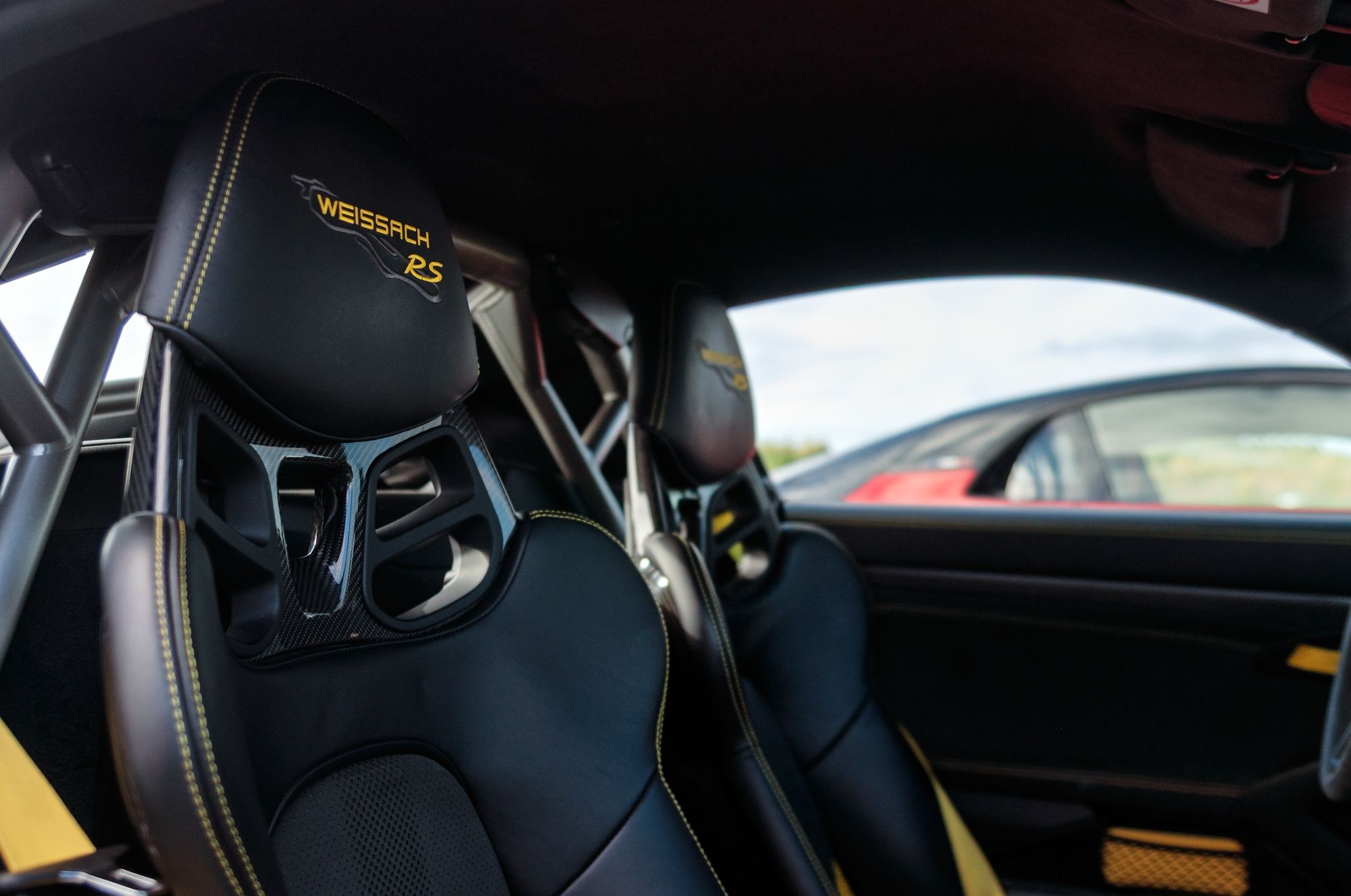 Porsche 718 Cayman GT4 RS (2025)