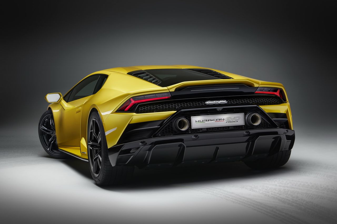 Lamborghini rozszerza ofertę Huracana EVO. Teraz ma napęd na tył