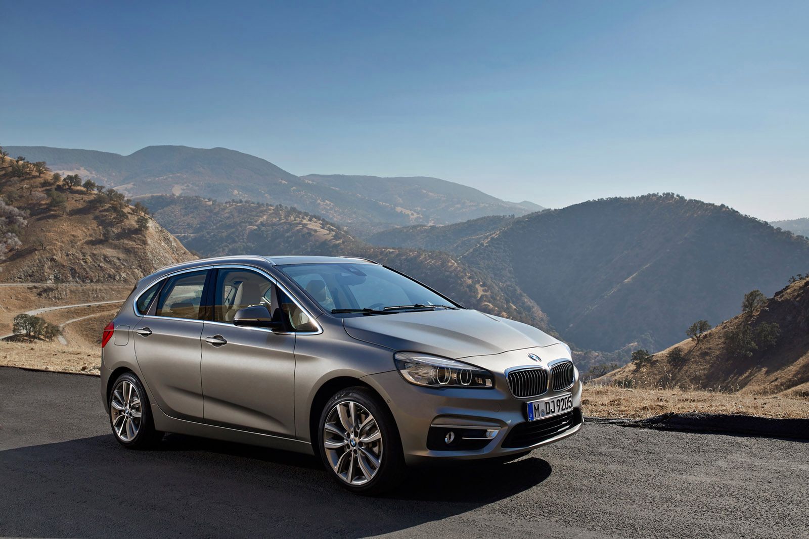 BMW przedstawiło 290 zdjęć z serią 2 Active Tourer [galeria] 27