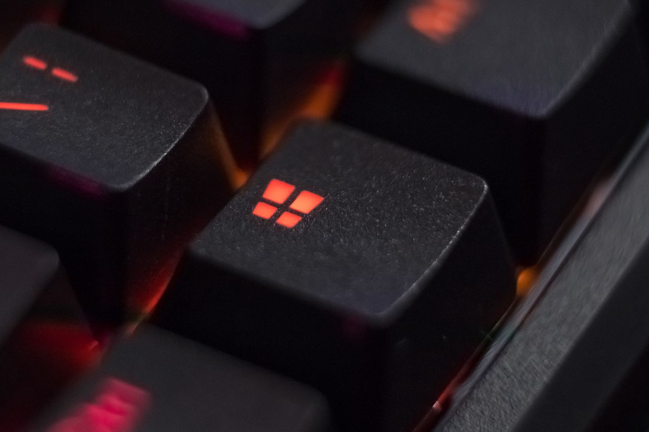 Monitory LG instalują adware? Niechciana aplikacja w Windowsie