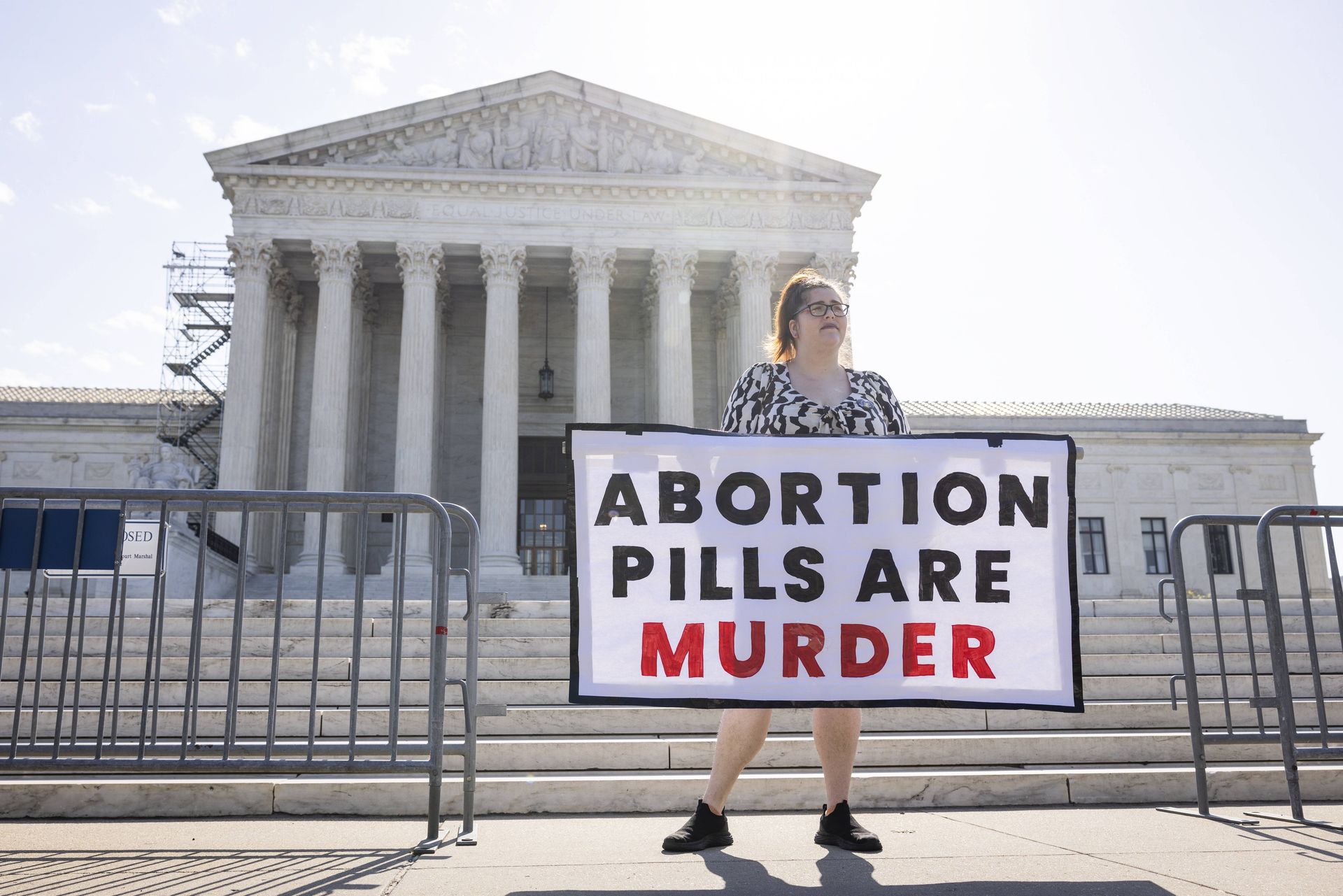 USA: Sąd blokuje zdalne przesyłanie pigułek aborcyjnych