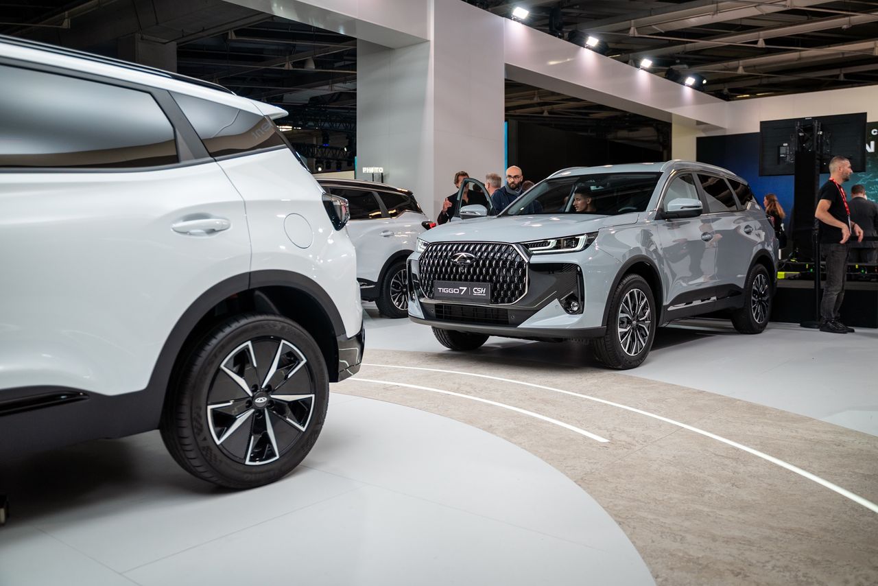 Stoisko Chery podczas Paris Motor Show